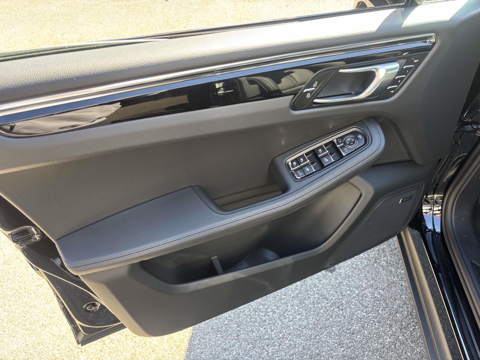 2026 Porsche Macan Base - Photo 17