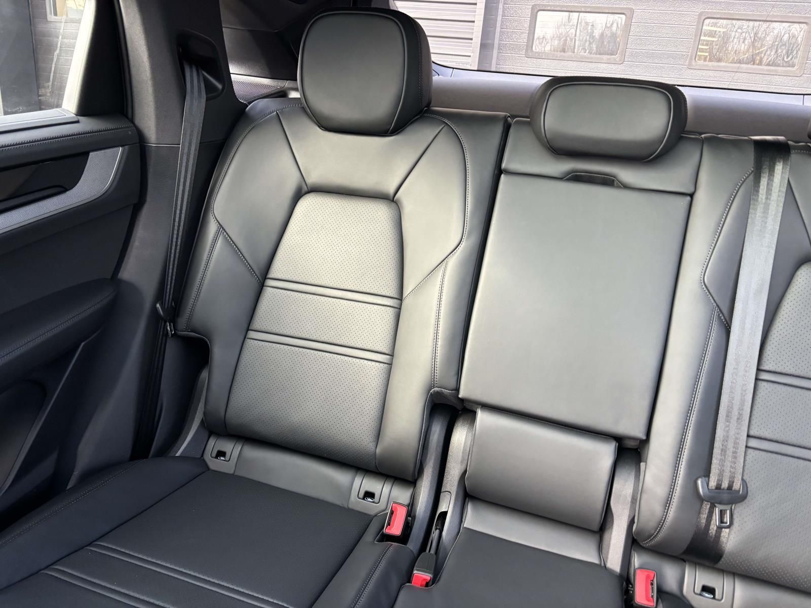 2026 Porsche Cayenne Coup S - Photo 33