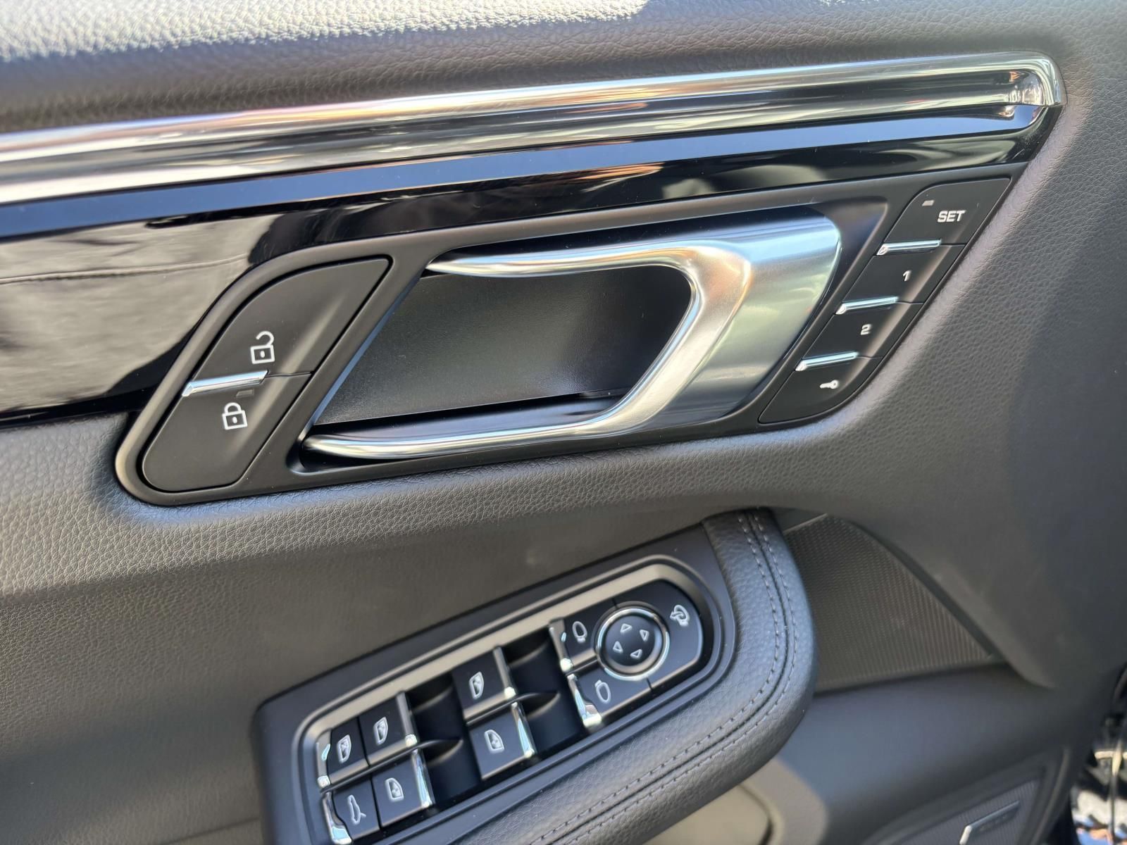 2026 Porsche Macan Base - Photo 18