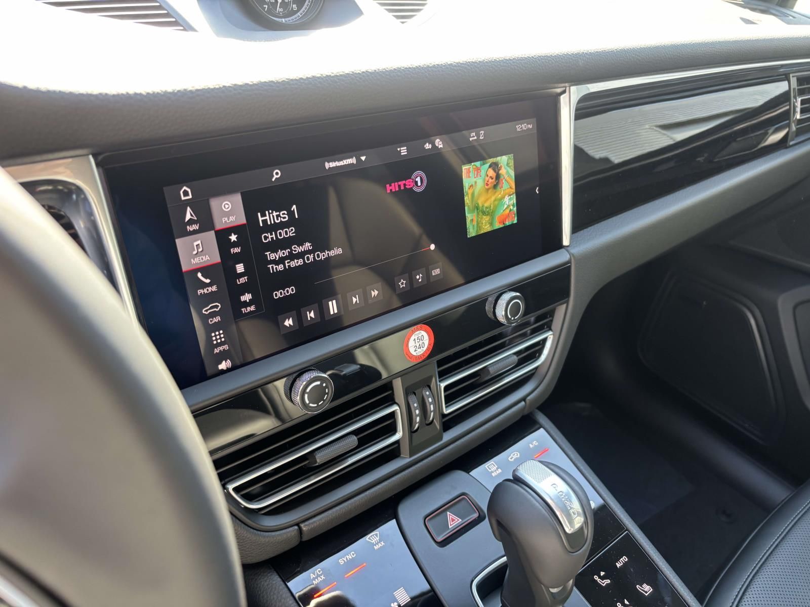 2026 Porsche Macan Base - Photo 26