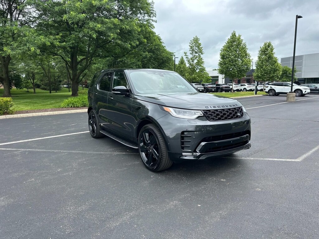 Used 2025 Land Rover Discovery Dynamic SE SUV