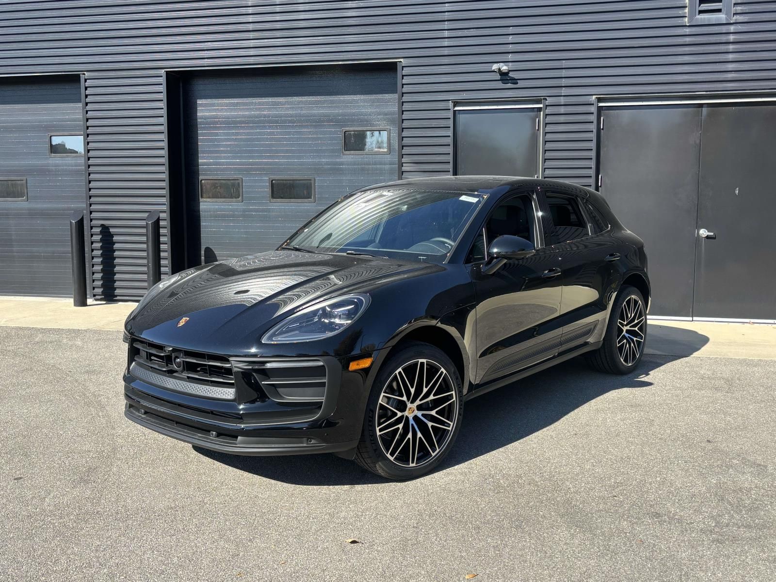 2026 Porsche Macan Base SUV
