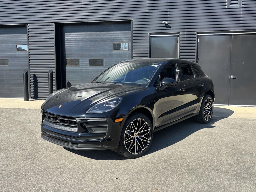New 2026 Porsche Macan Base SUV
