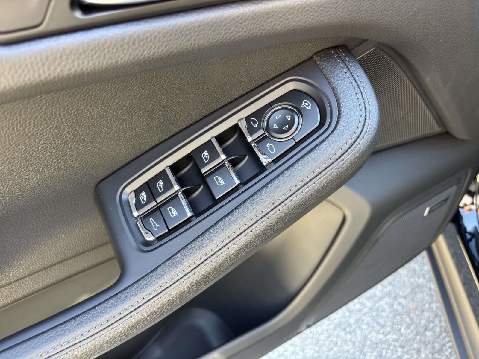 2026 Porsche Macan Base - Photo 19