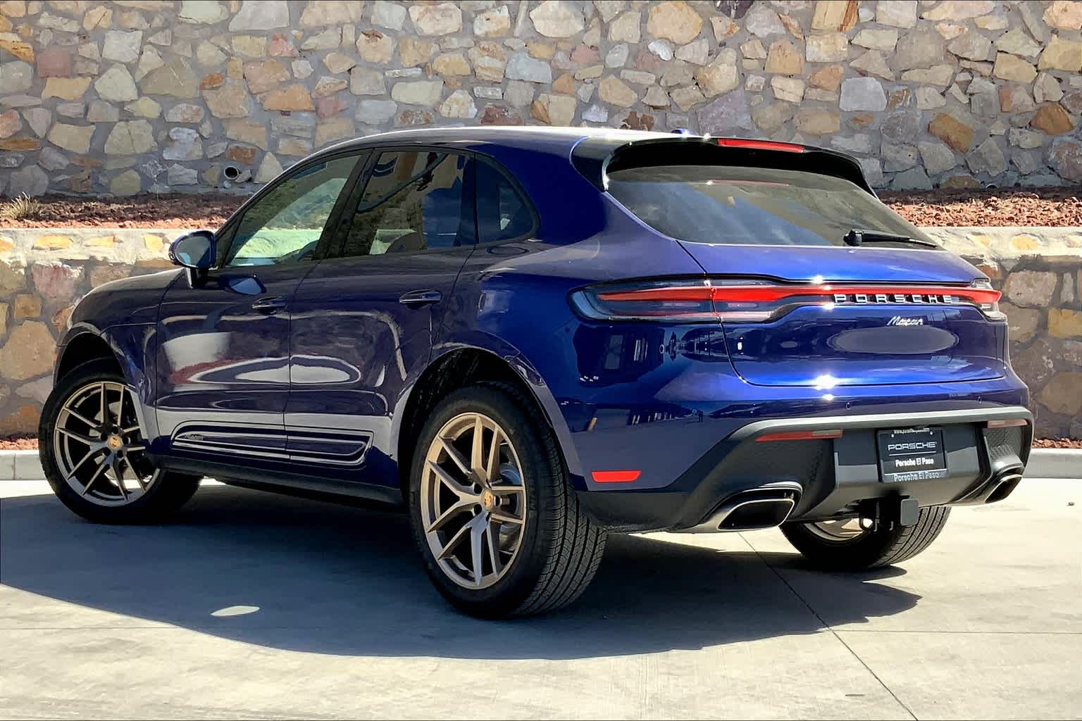 2024 Porsche Macan T photo 3