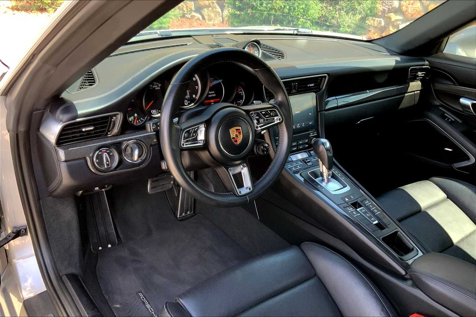 2019 Porsche 911 Turbo S photo 3