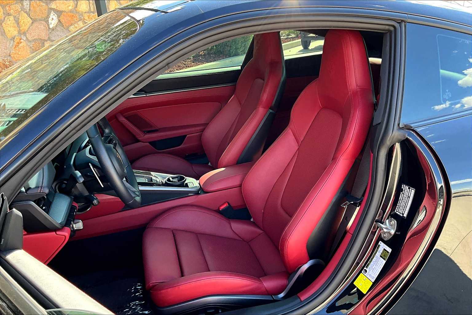 2024 Porsche 911 4S photo 4