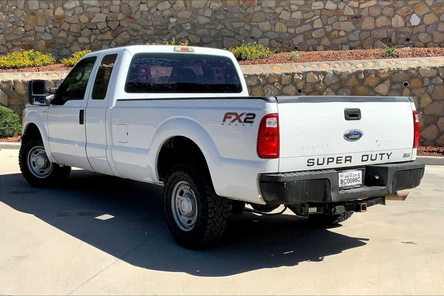2011 Ford F-250 XL photo 2