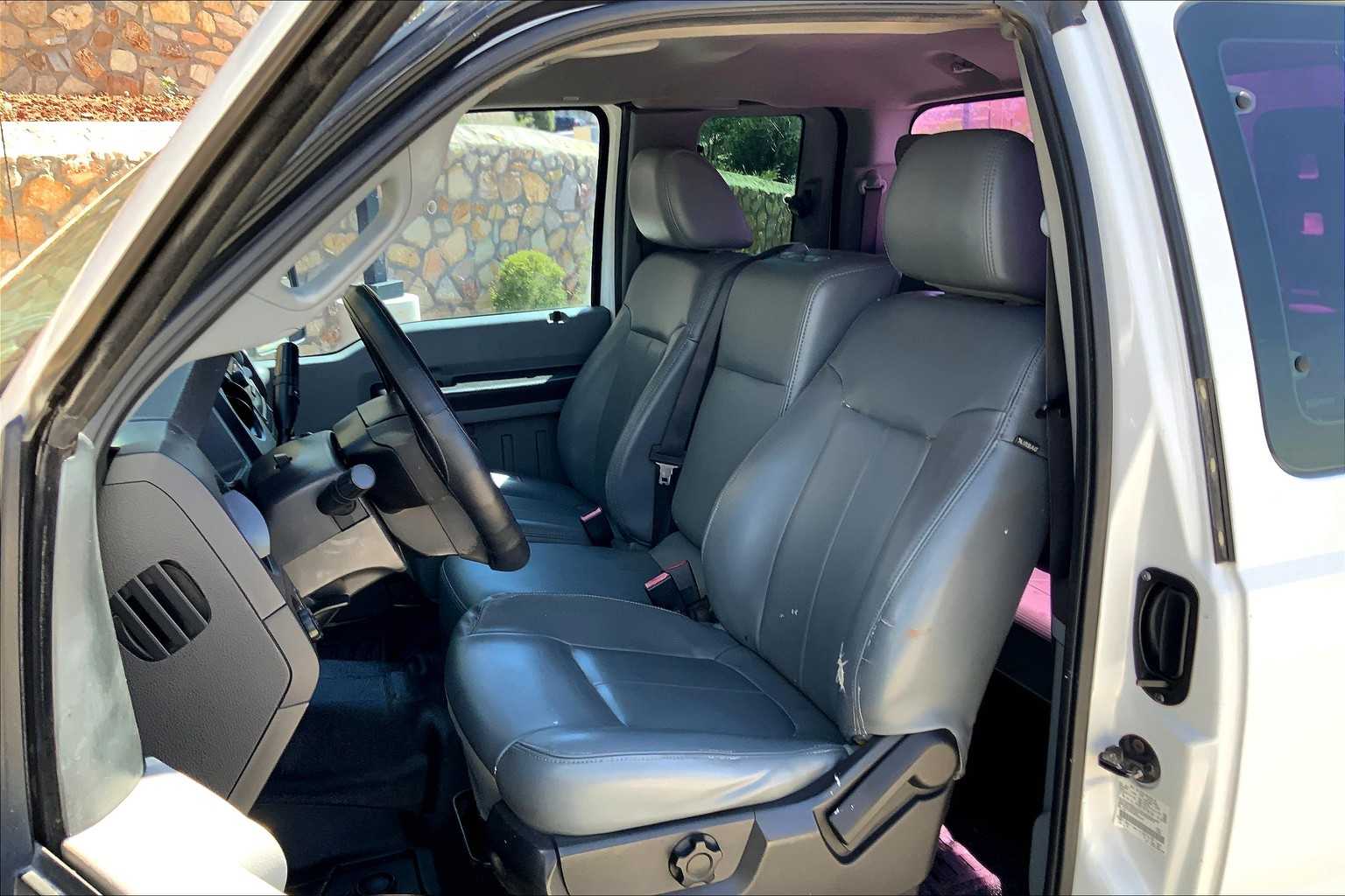 2011 Ford F-250 XL photo 4