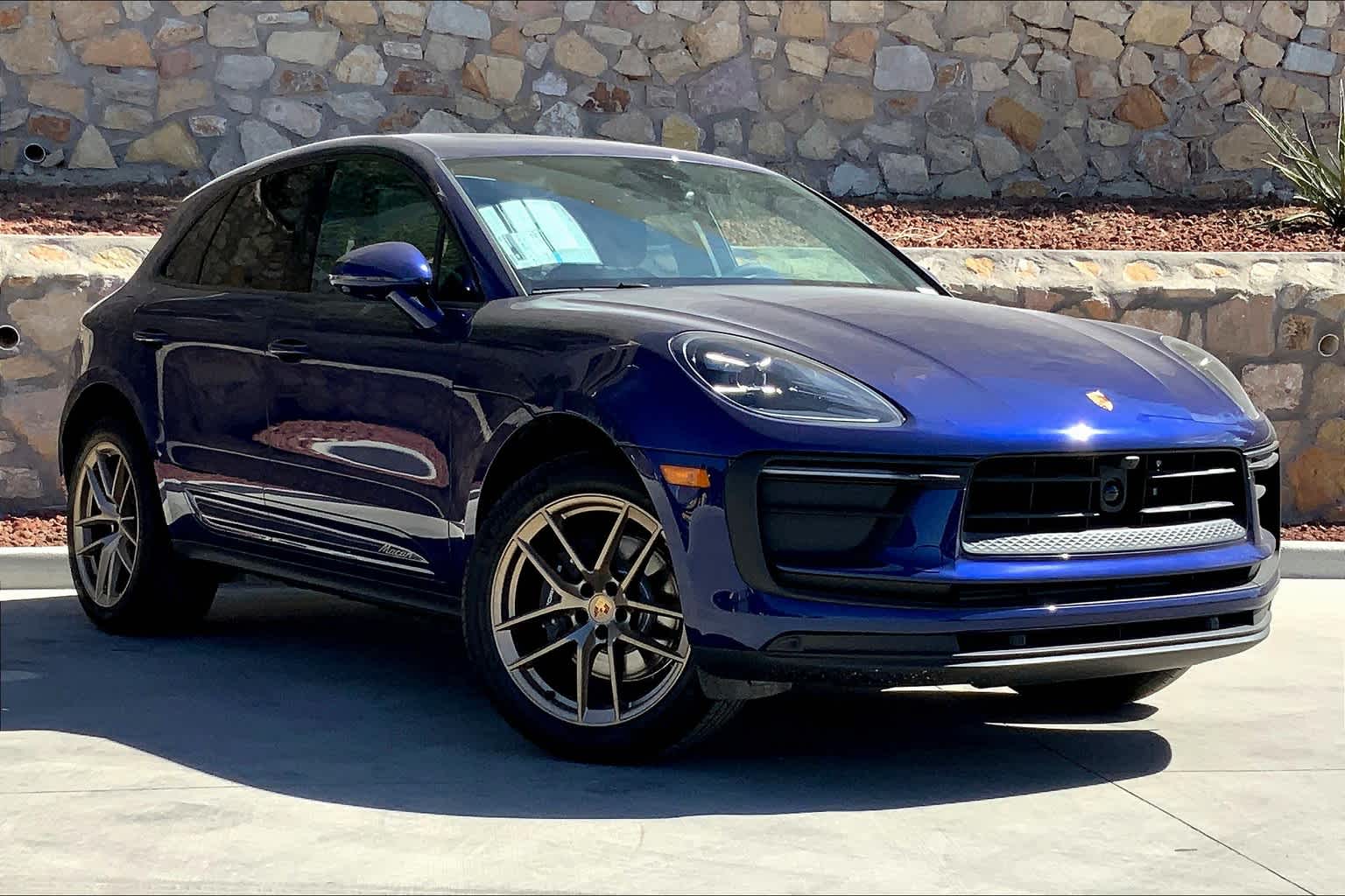 2024 Porsche Macan T photo 2