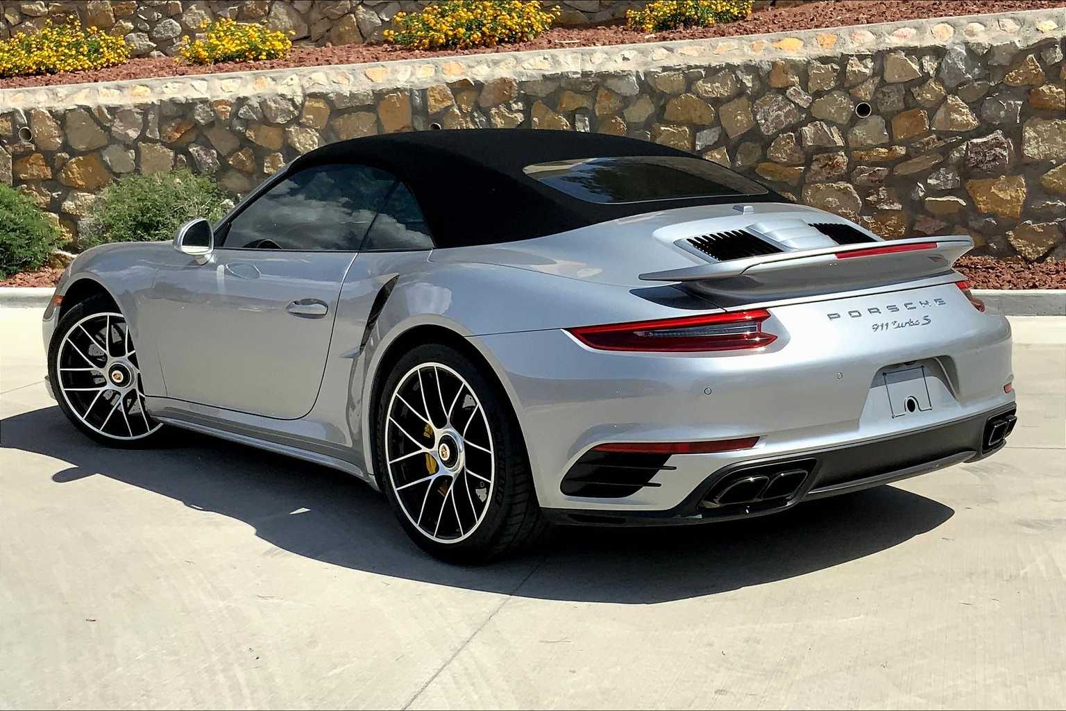 2019 Porsche 911 Turbo S photo 2
