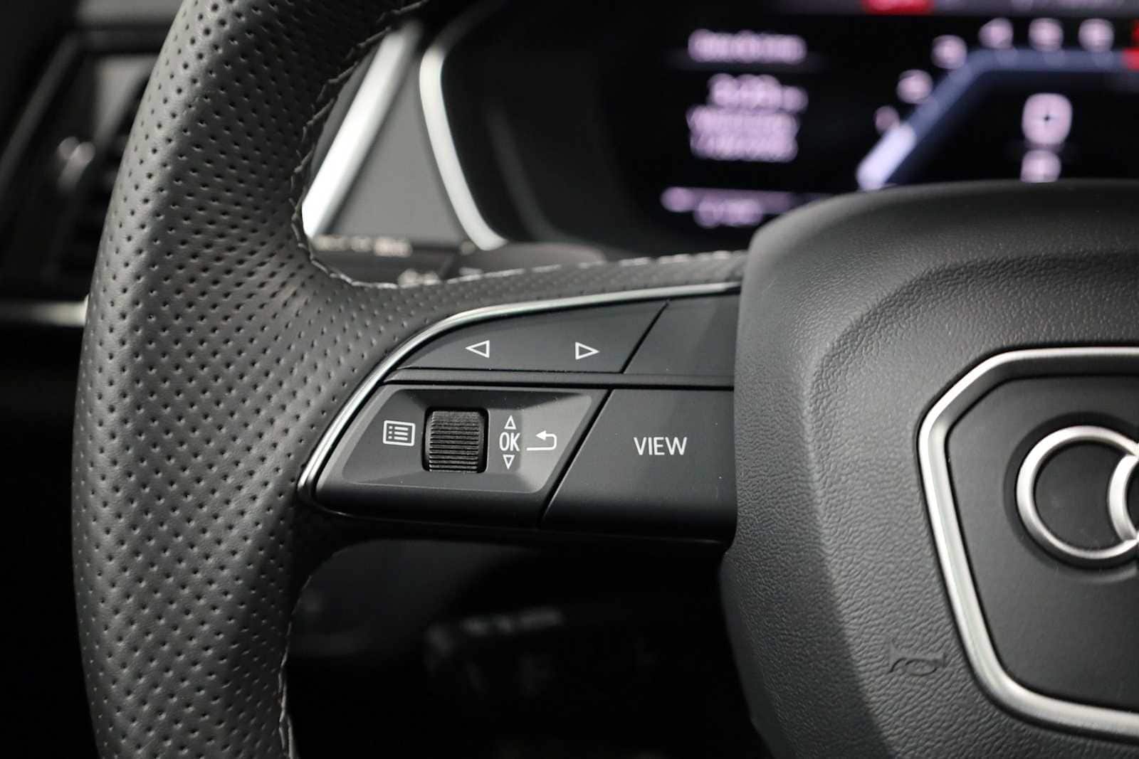 Thumbnail: 2024 Audi SQ5 - 25