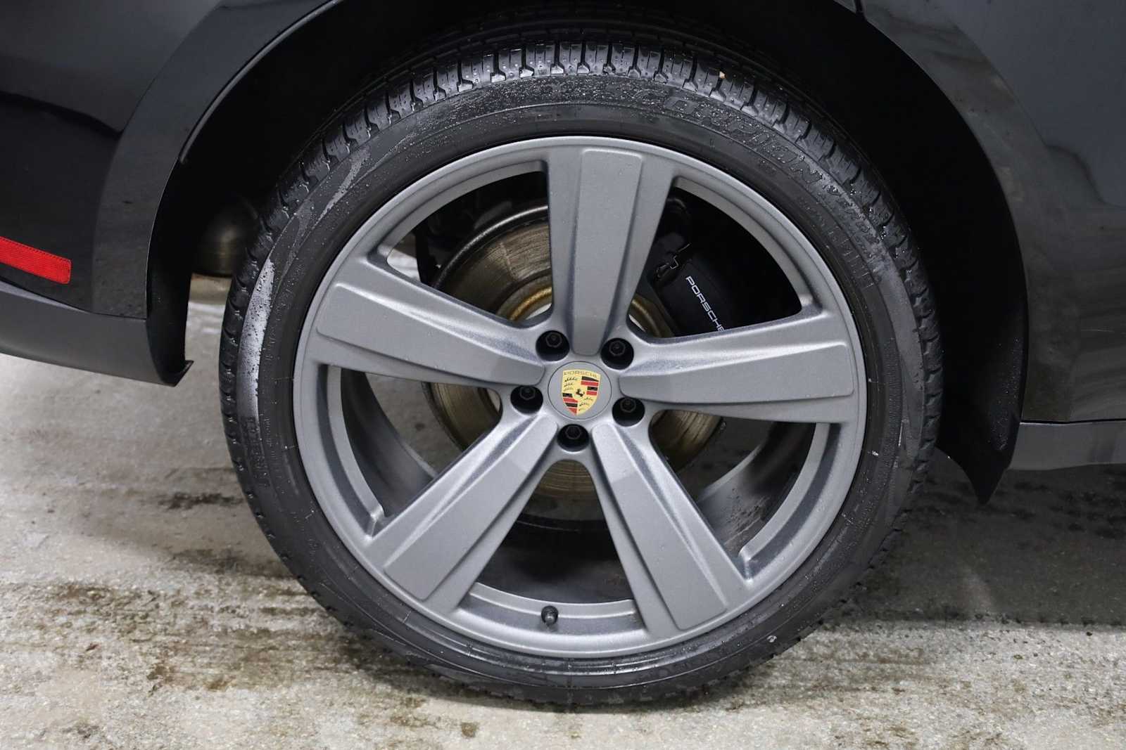 Thumbnail: 2025 Porsche Macan - 38