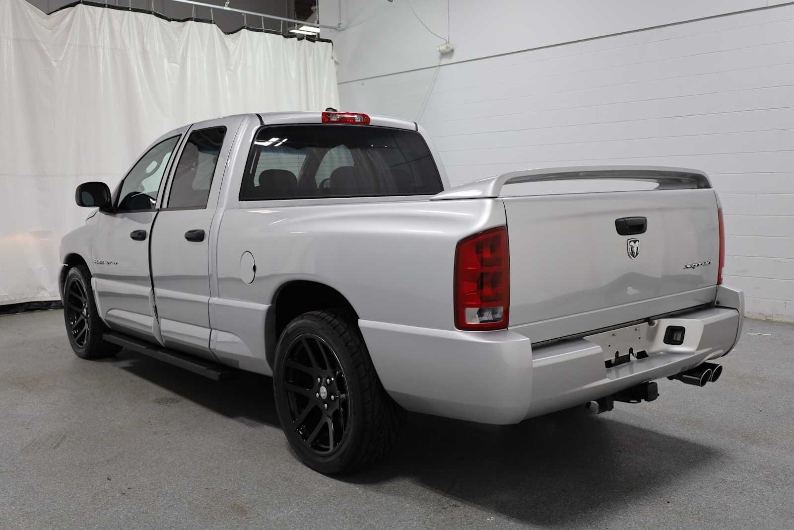 Thumbnail: 2005 Dodge Ram 1500 - 3