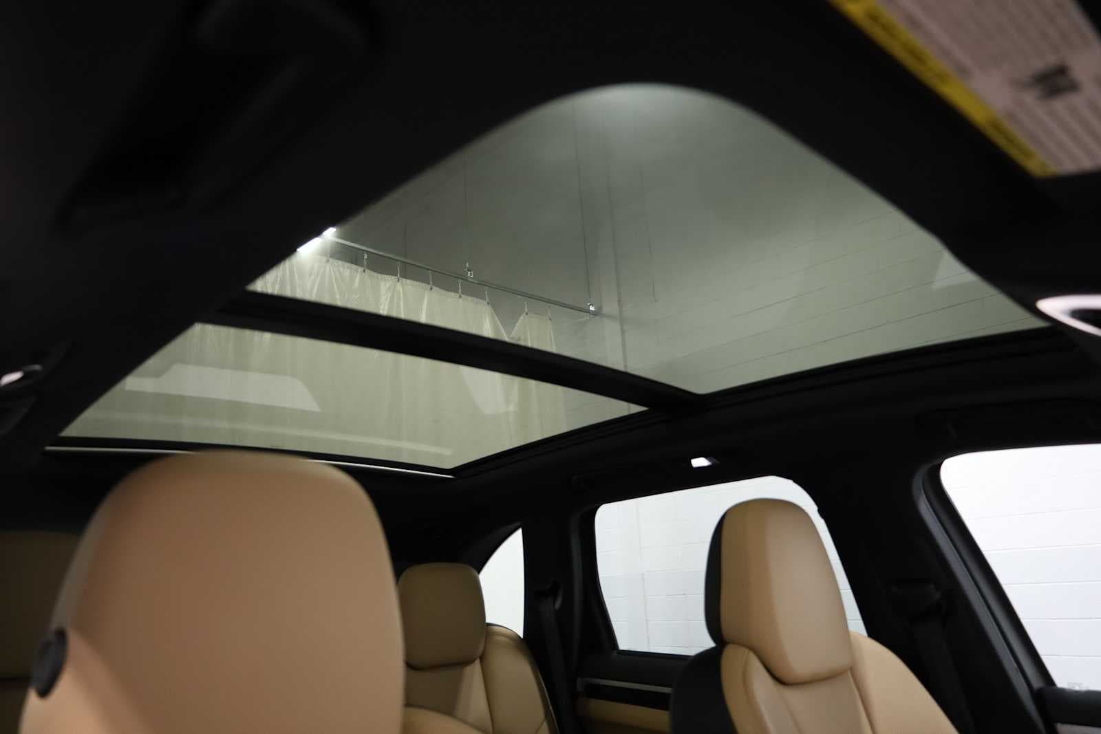 Thumbnail: 2016 Porsche Cayenne - 20