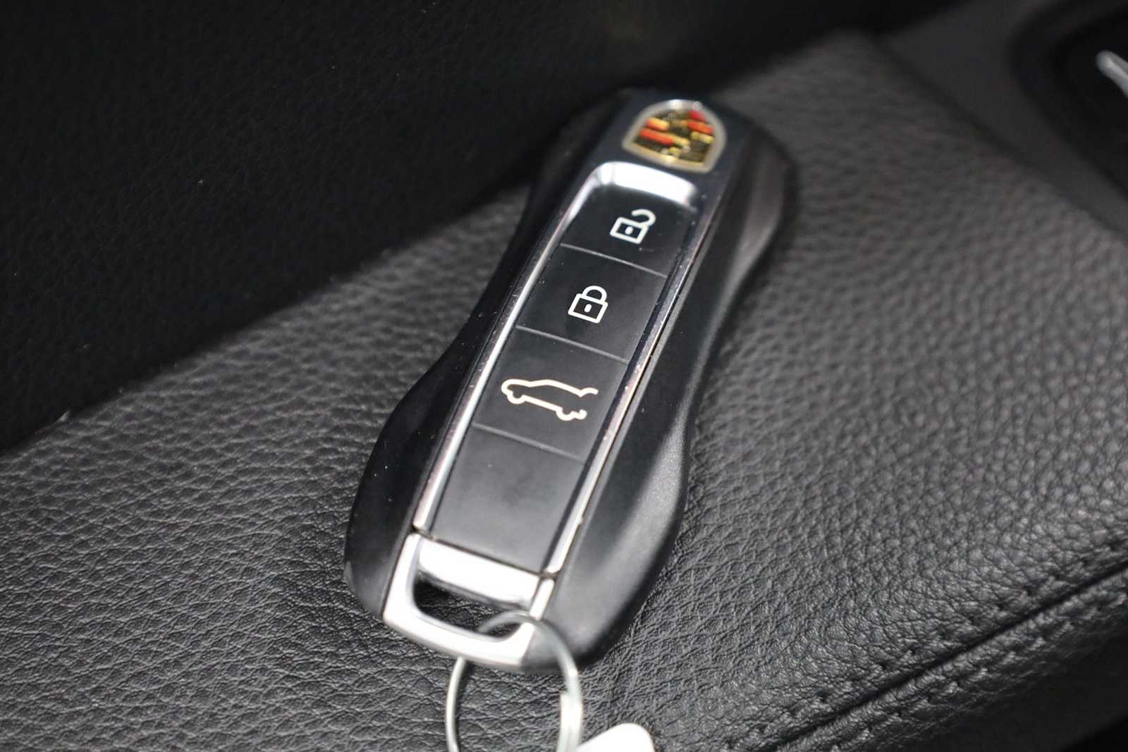 Thumbnail: 2024 Porsche Cayenne - 41