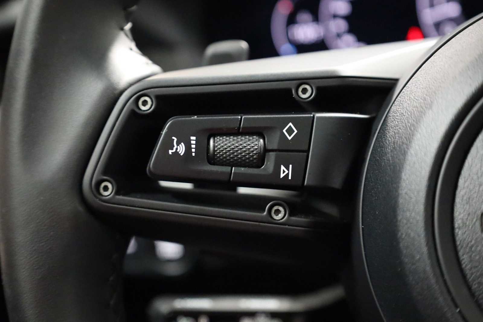 Thumbnail: 2025 Porsche 911 - 26