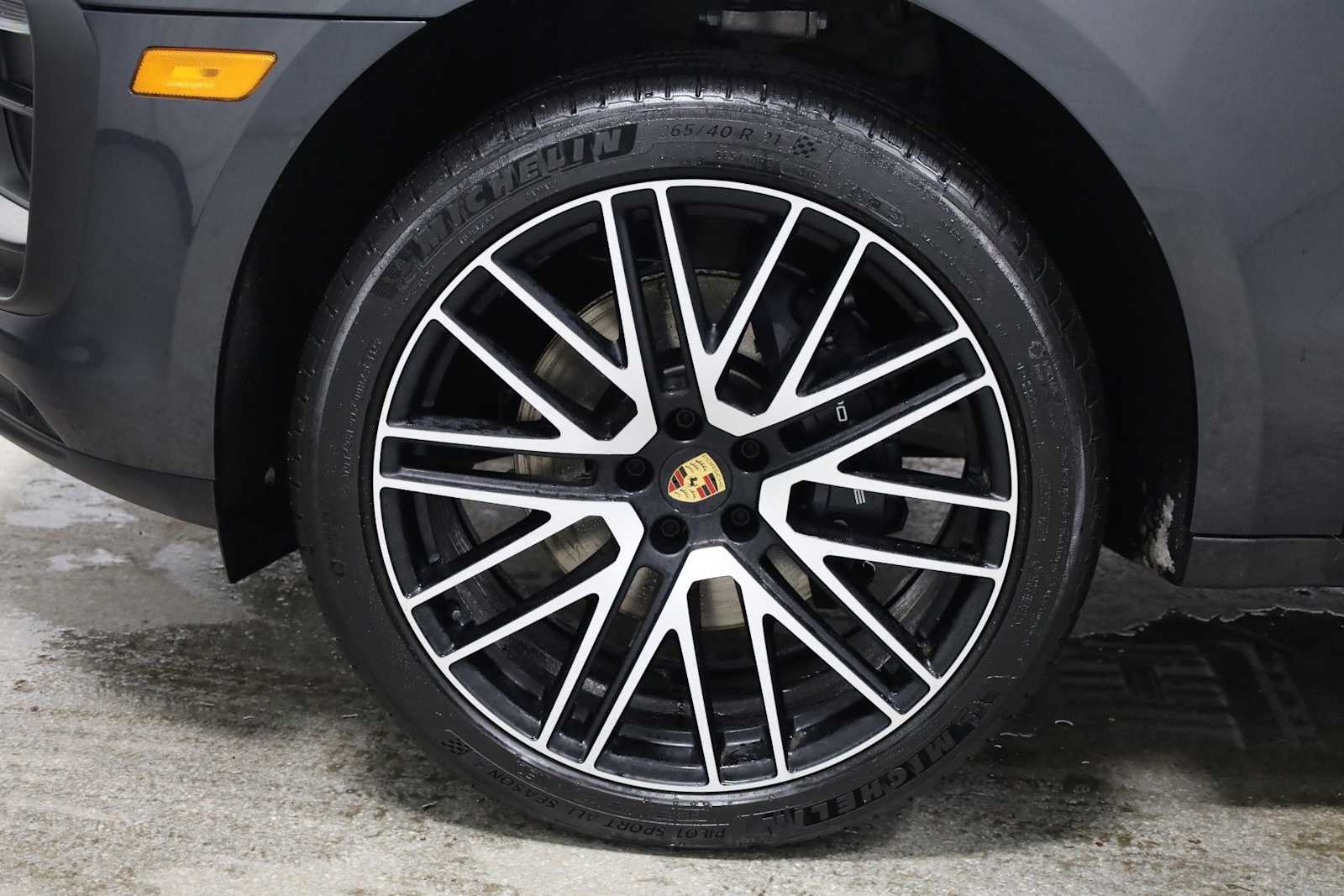 Thumbnail: 2026 Porsche Macan - 39