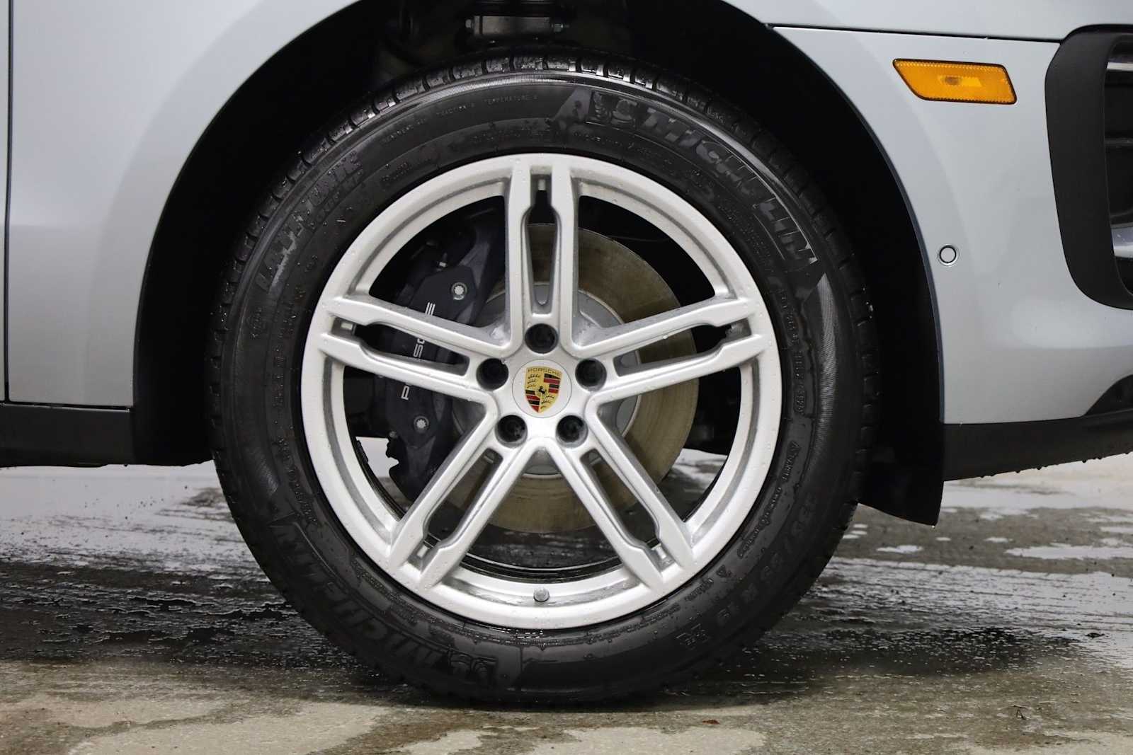 Thumbnail: 2026 Porsche Macan - 12