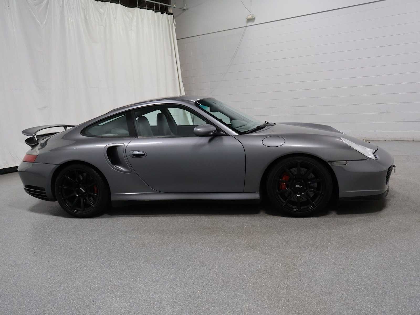 Thumbnail: 2002 Porsche 911 - 10