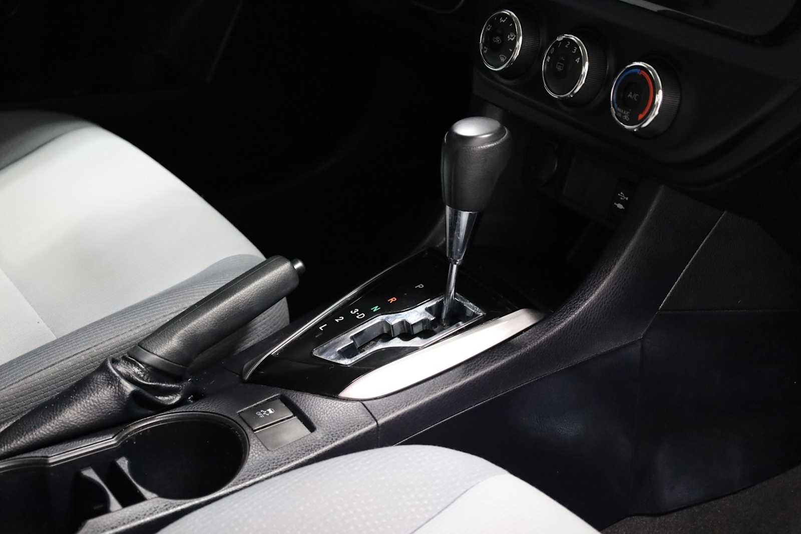 Thumbnail: 2016 Toyota Corolla - 18