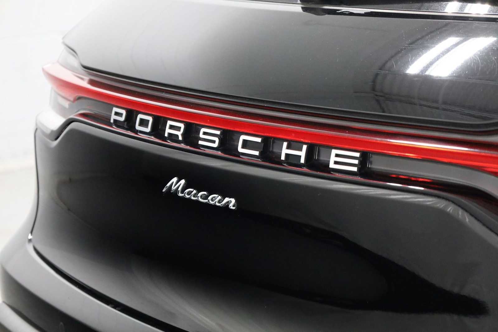 Thumbnail: 2023 Porsche Macan - 8