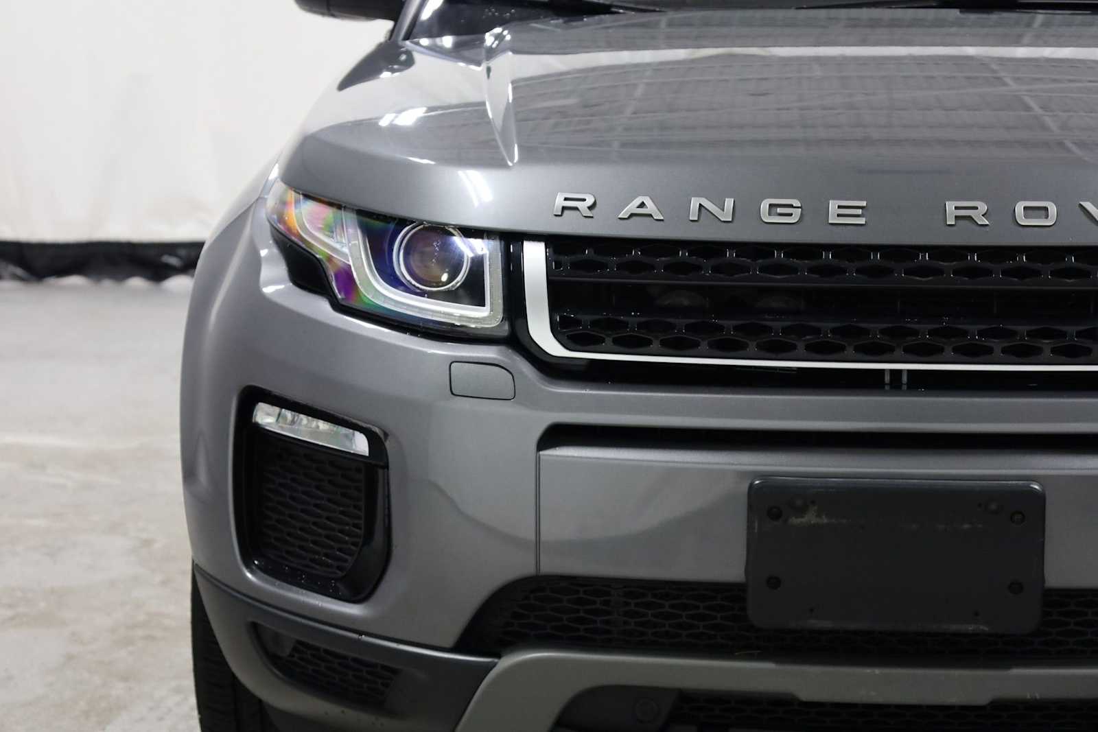 Thumbnail: 2017 Land Rover Range Rover Evoque - 15