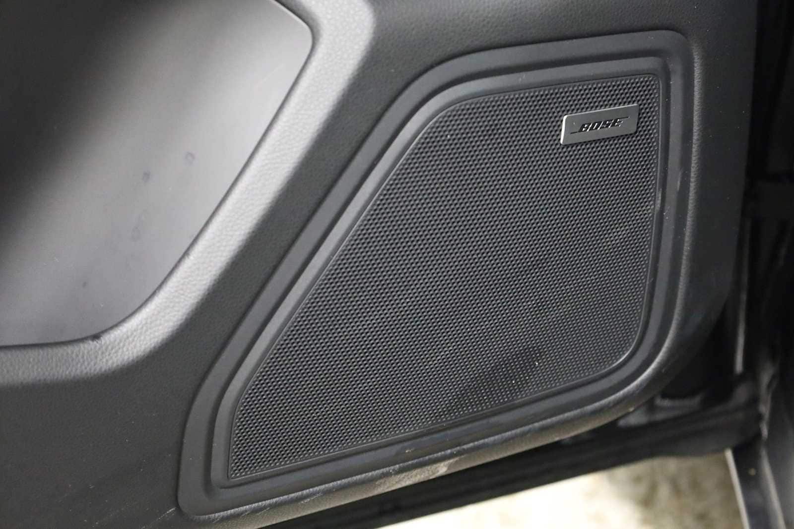 Thumbnail: 2025 Porsche Macan - 17