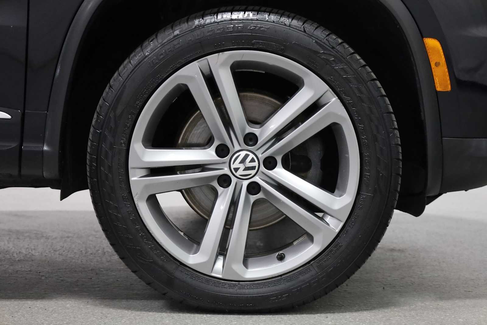 Thumbnail: 2017 Volkswagen Tiguan - 12