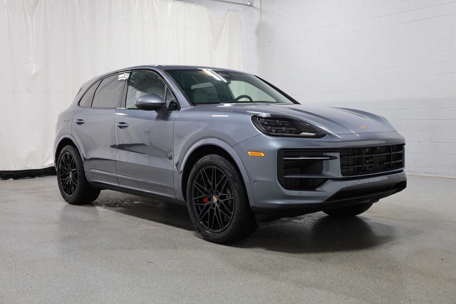 Thumbnail: 2026 Porsche Cayenne - 13