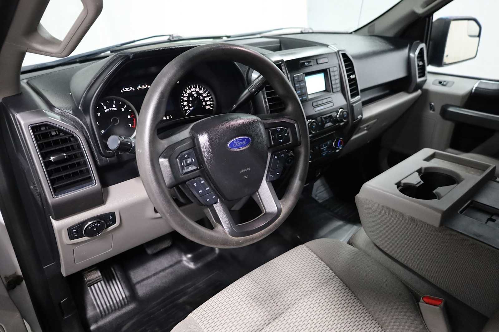 2017 Ford F-150  4