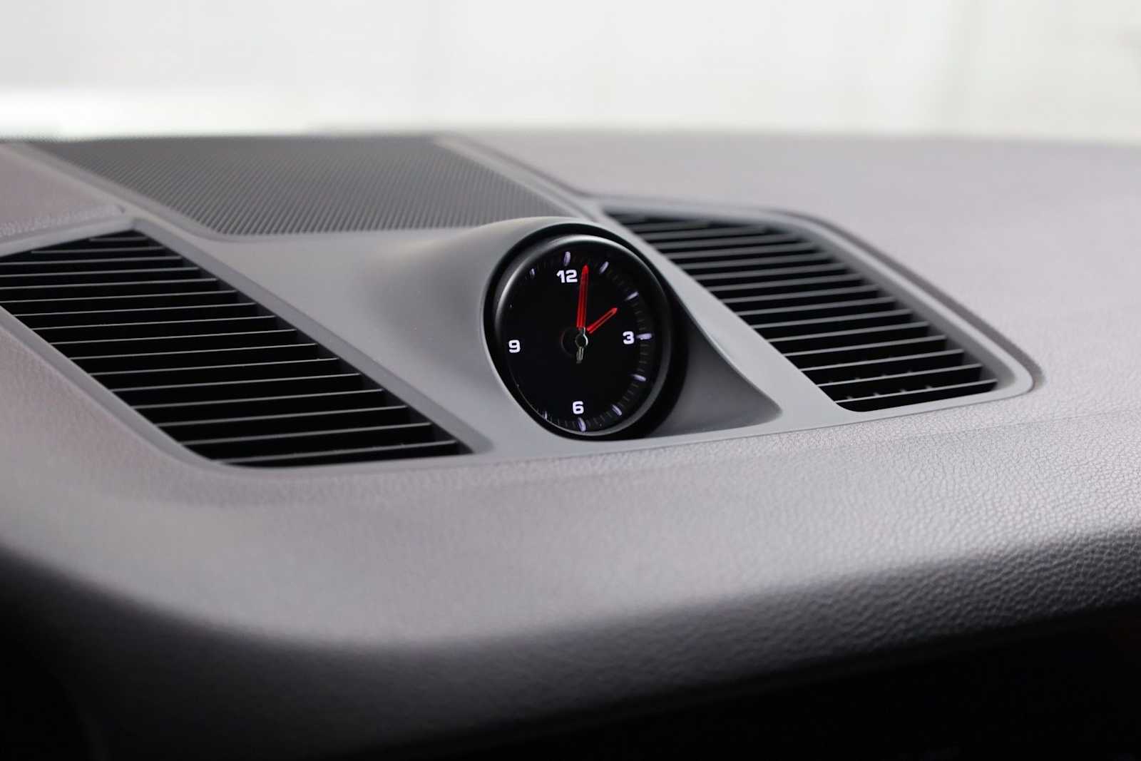 Thumbnail: 2023 Porsche Cayenne - 18