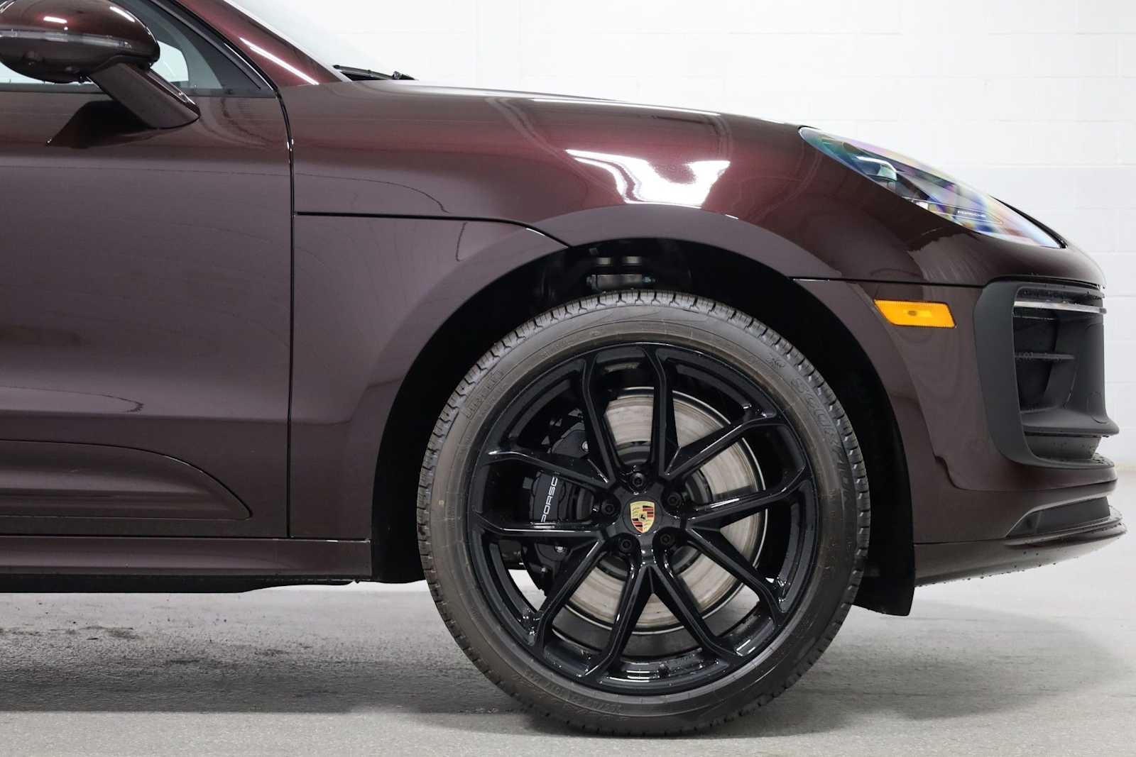 Thumbnail: 2025 Porsche Macan - 11