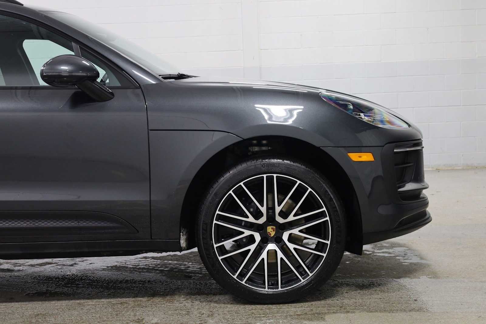 Thumbnail: 2026 Porsche Macan - 11