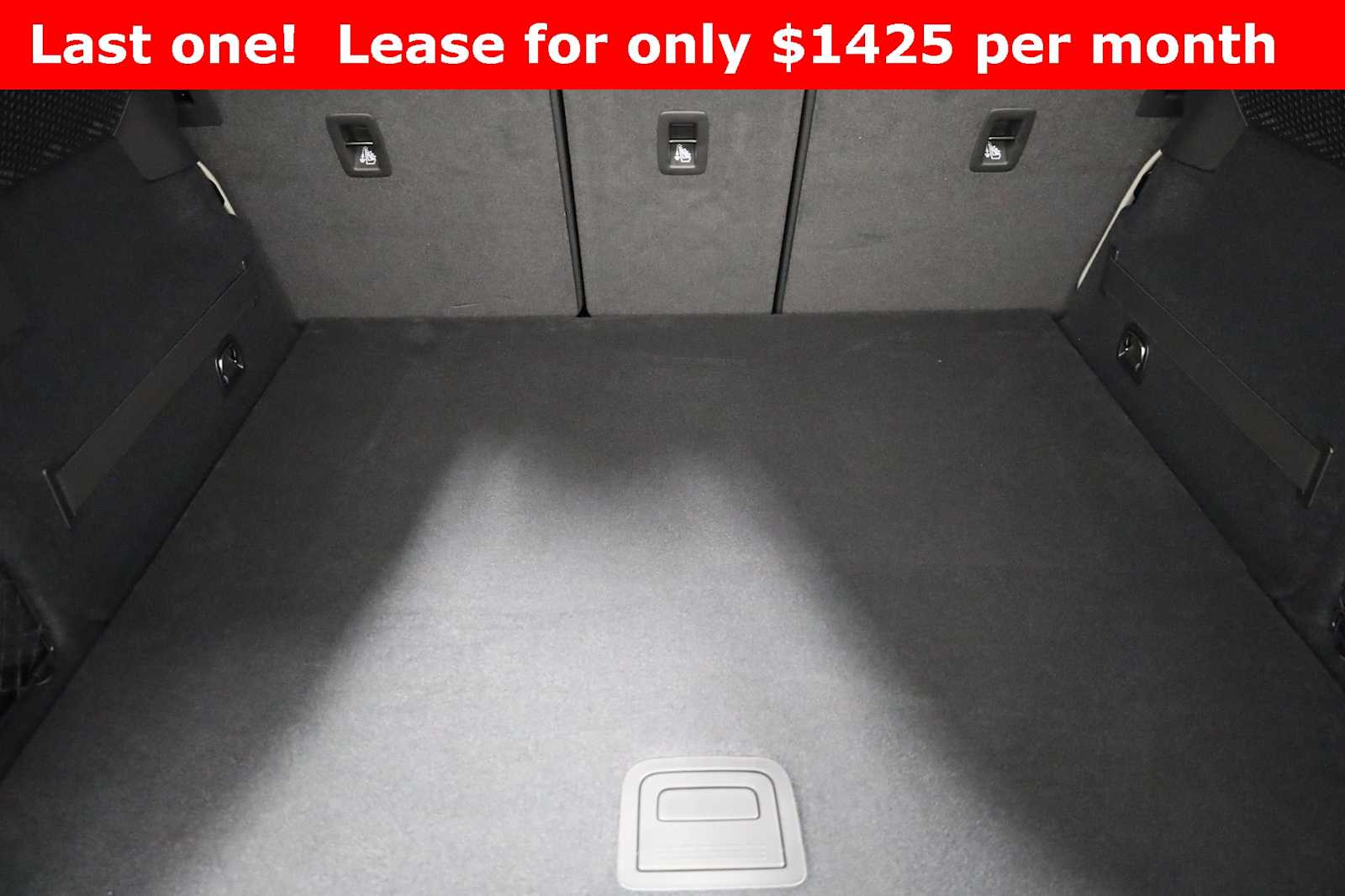 Thumbnail: 2025 Porsche Macan - 39