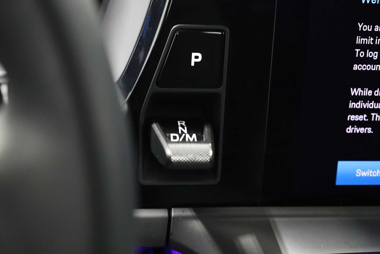 Thumbnail: 2025 Porsche Panamera - 27