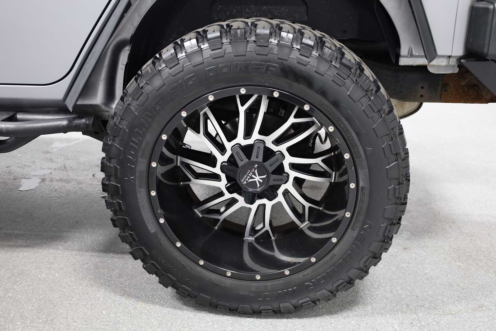 Thumbnail: 2017 Jeep Wrangler - 33