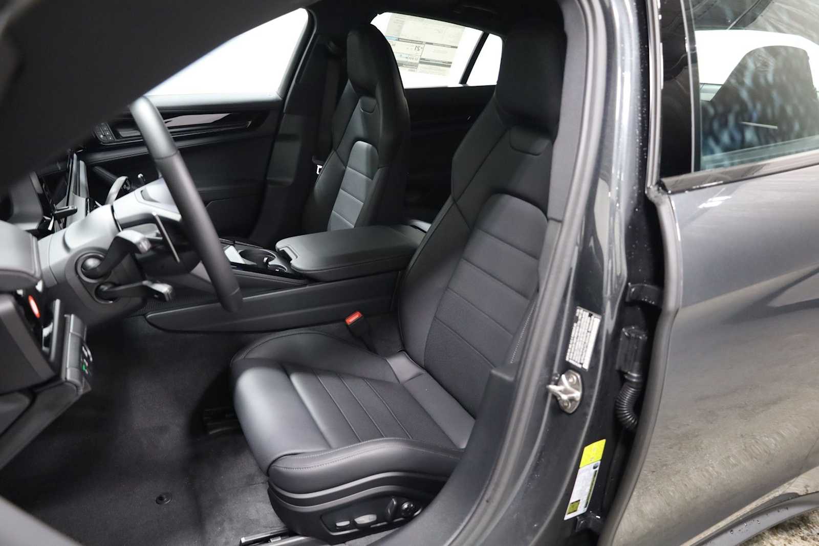 Thumbnail: 2026 Porsche Panamera - 5