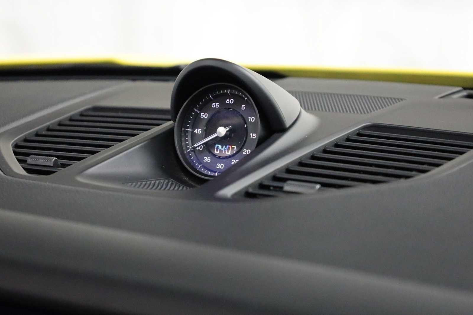 Thumbnail: 2022 Porsche 911 - 22