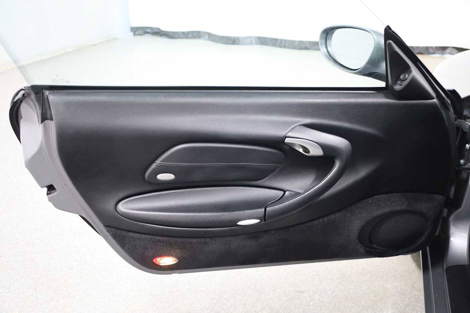 Thumbnail: 2001 Porsche 911 - 16