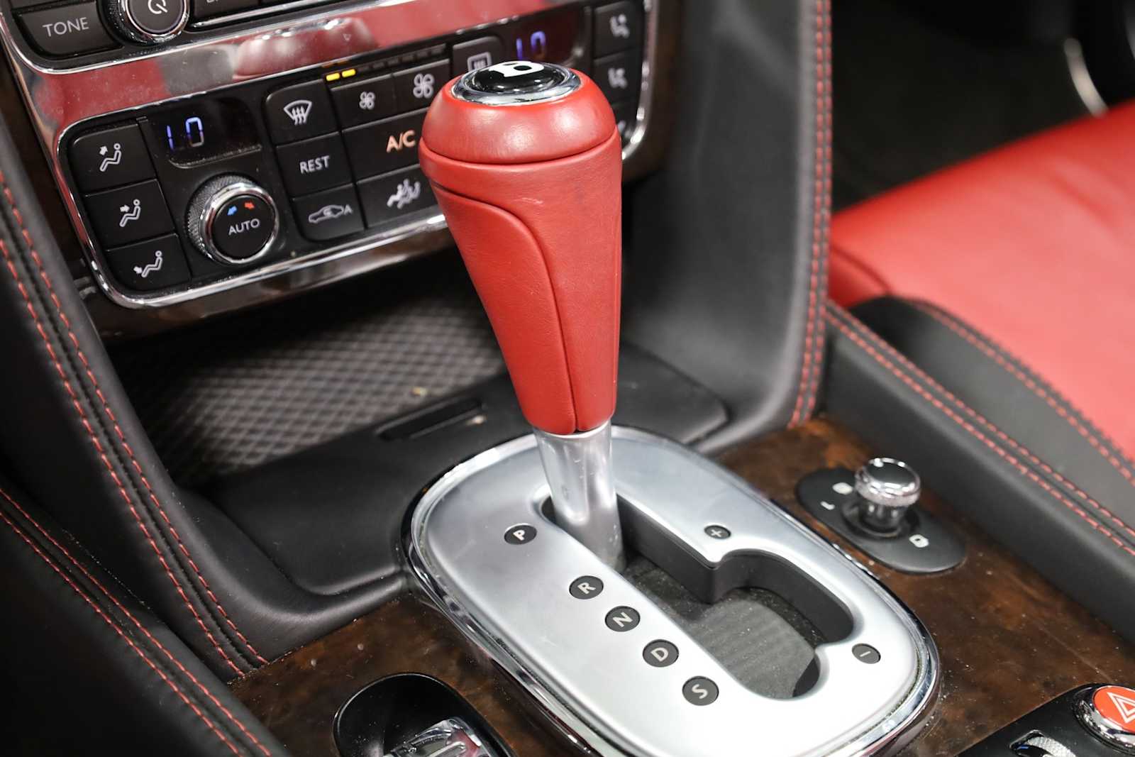 Thumbnail: 2013 Bentley Continental - 29