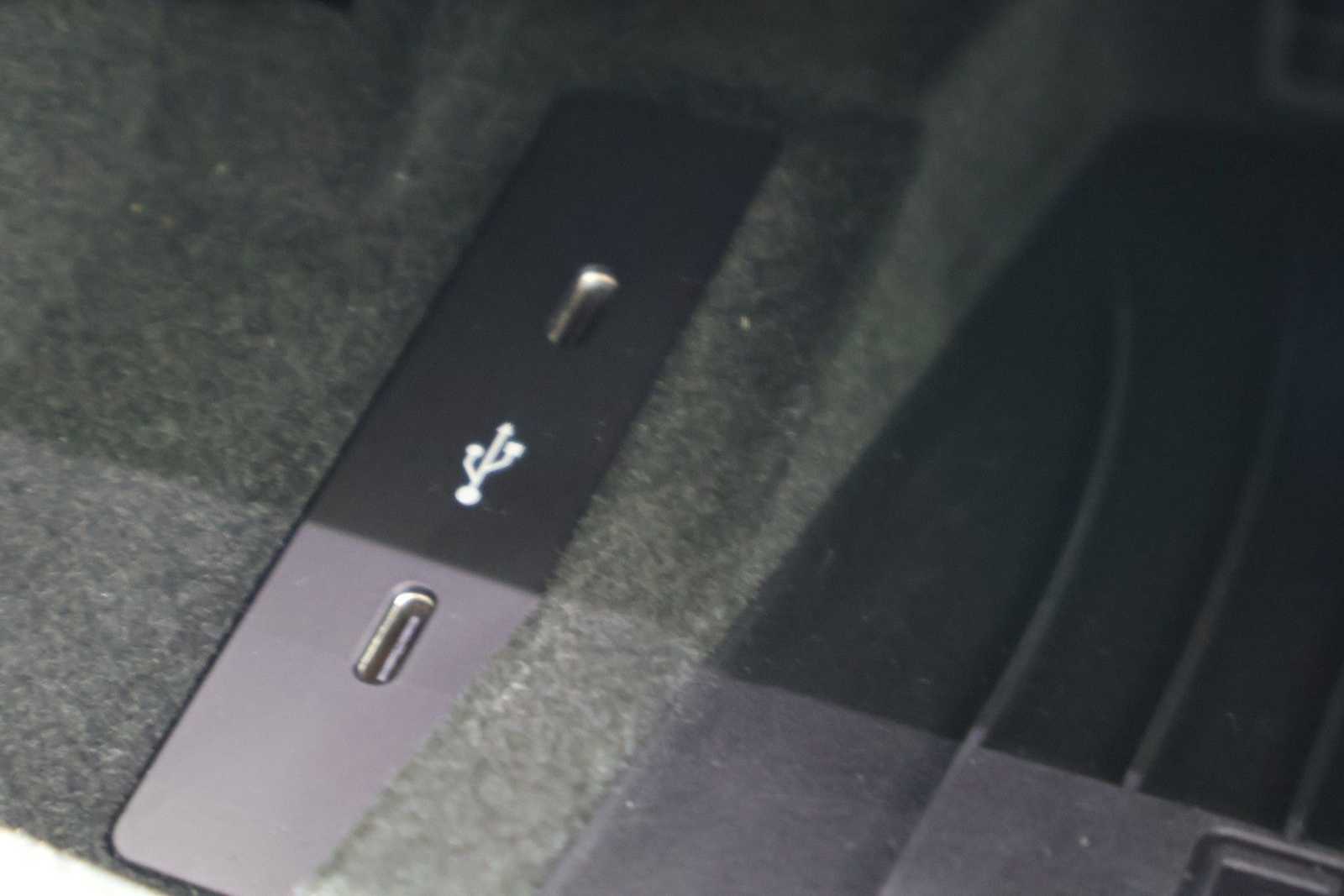 Thumbnail: 2025 Porsche Panamera - 32