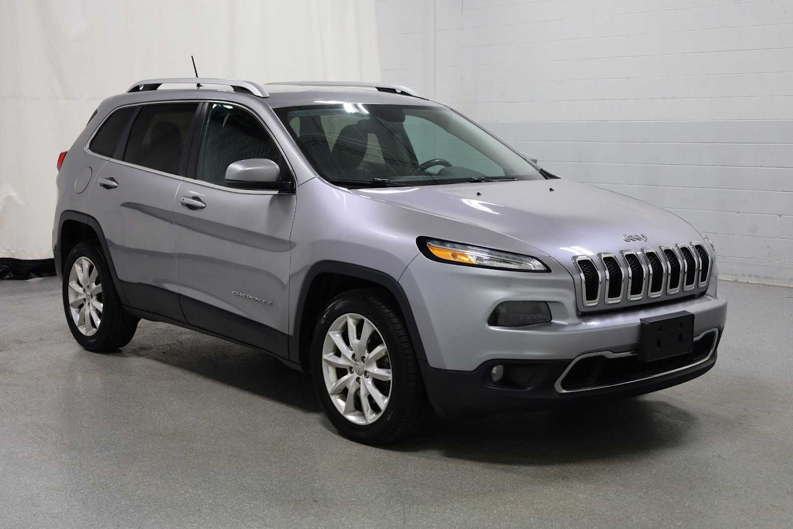 Thumbnail: 2016 Jeep Cherokee - 13