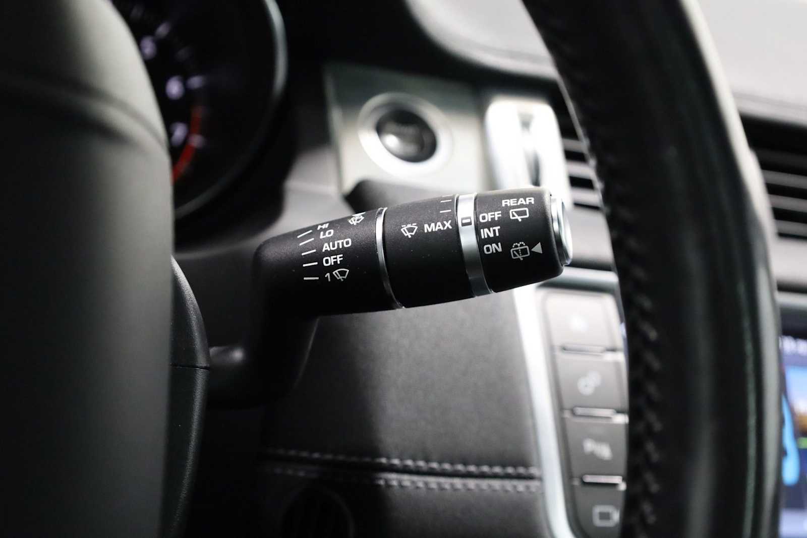 Thumbnail: 2017 Land Rover Range Rover Evoque - 28