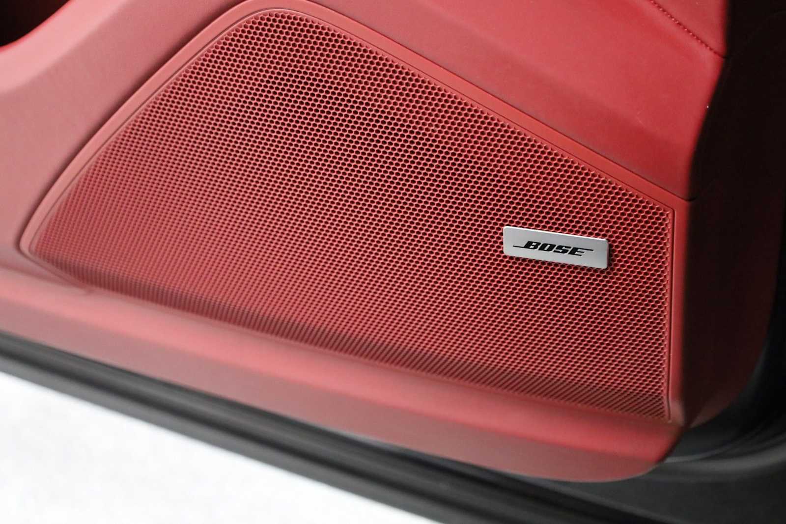 Thumbnail: 2022 Porsche Cayenne - 17