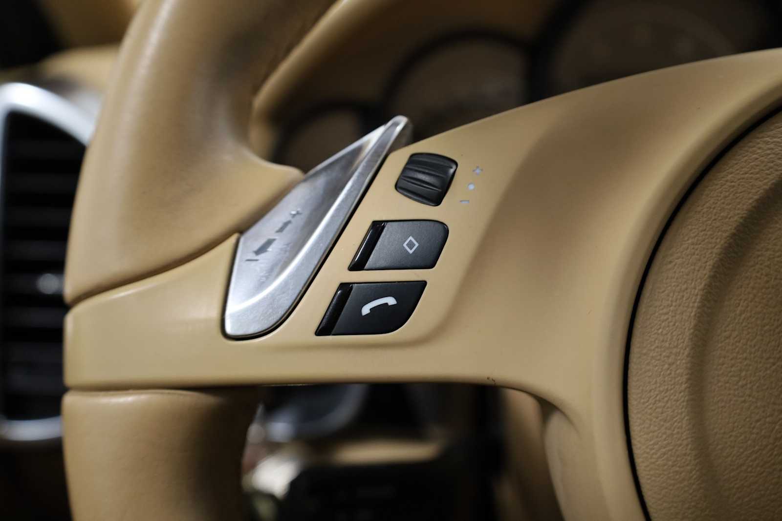 Thumbnail: 2014 Porsche Cayenne - 27