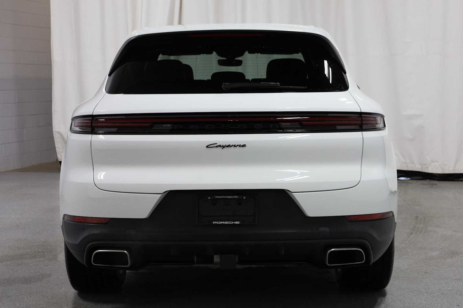 2024 Porsche Cayenne Base 6