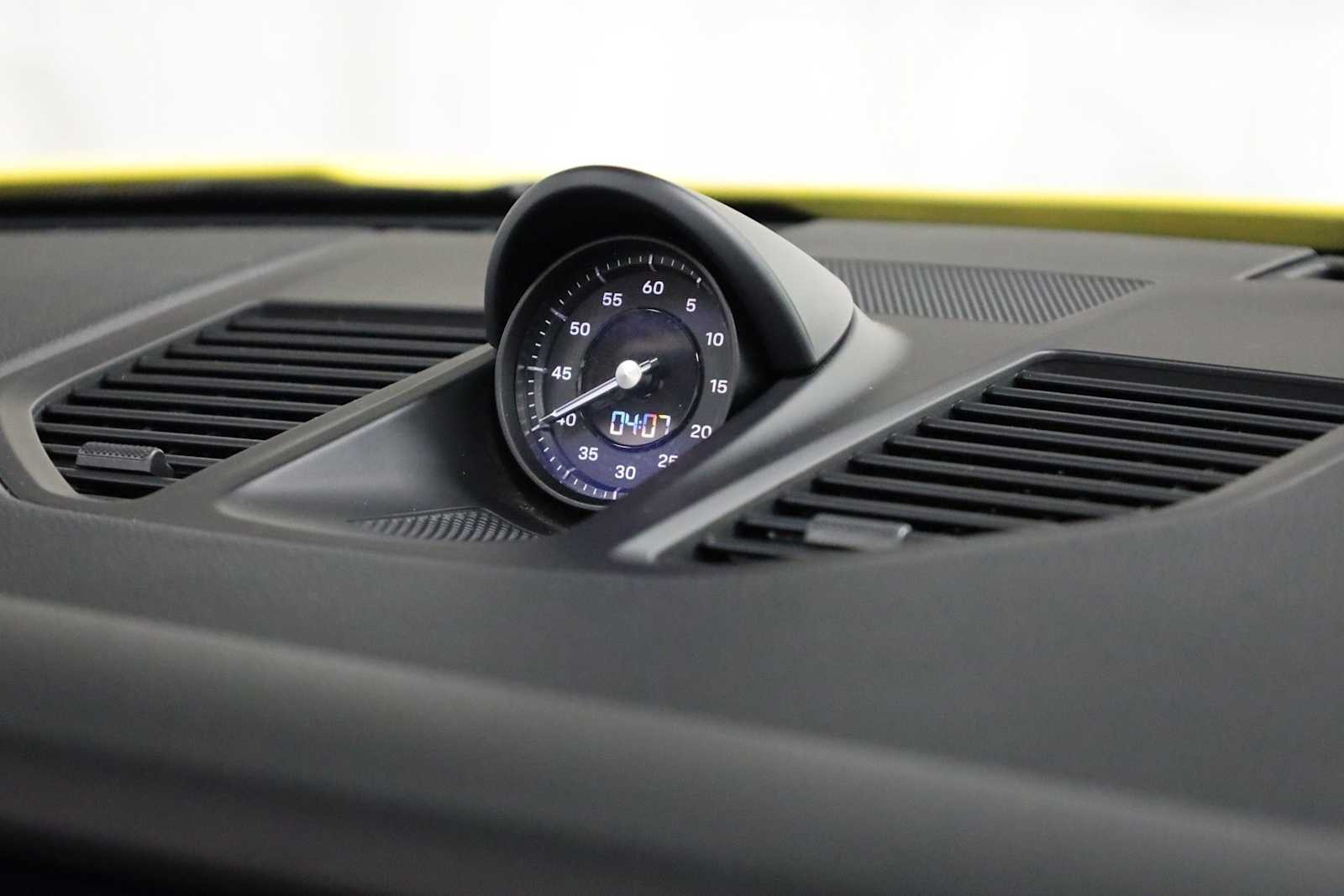 Thumbnail: 2022 Porsche 911 - 22