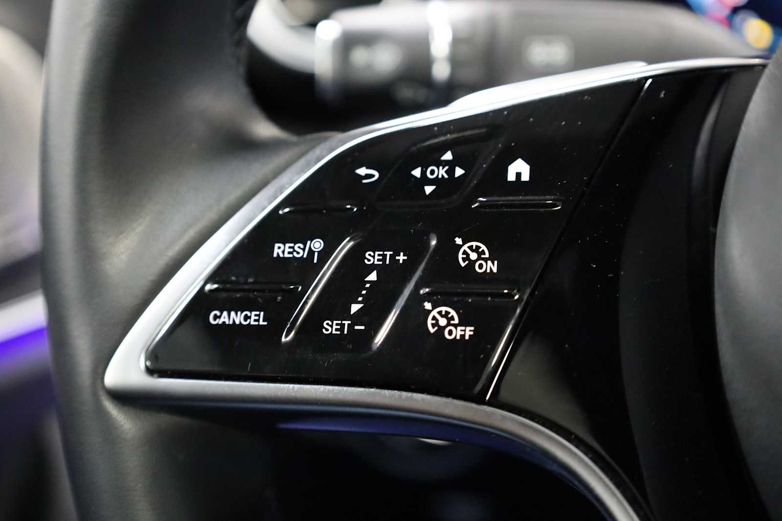 Thumbnail: 2023 Mercedes-Benz E-Class - 20