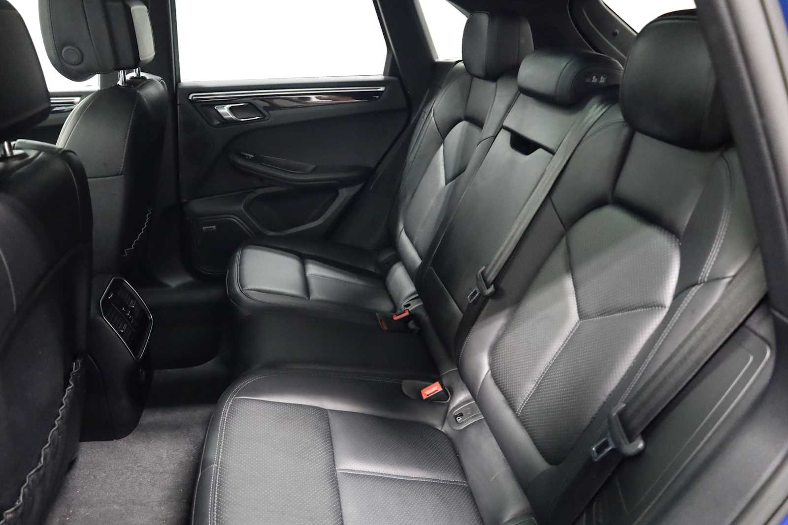 Thumbnail: 2018 Porsche Macan - 35